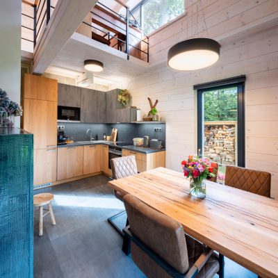 Moderní roubenka v Děčíně