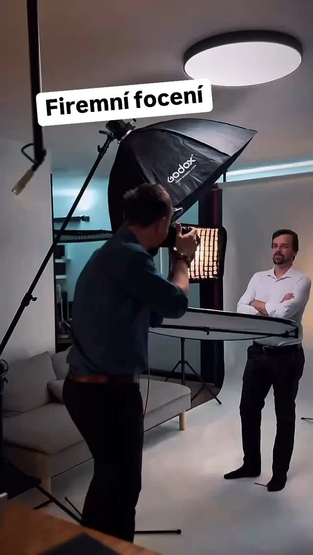 Dnes jsme se fotili na web. Za profesionální fotky děkujeme @petrholoubekphotography #jimber #roubenestavby #roubenka